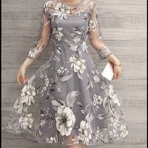 🏆HP🎉Lilac floral dress w/sheer overlay sleeve